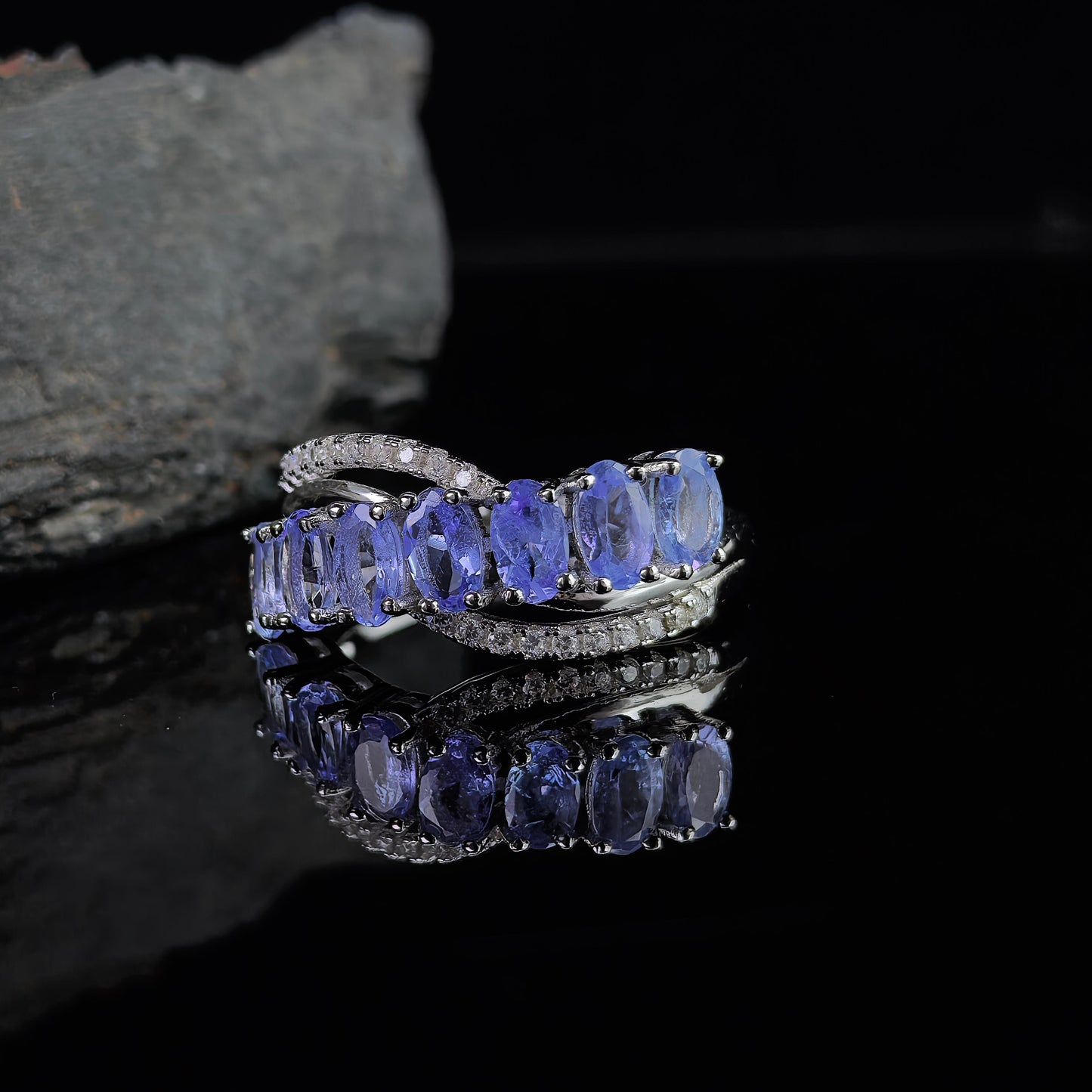 Graceful Rhodium Plated 925 Silver Jewelry Natural Tanzanite Ring