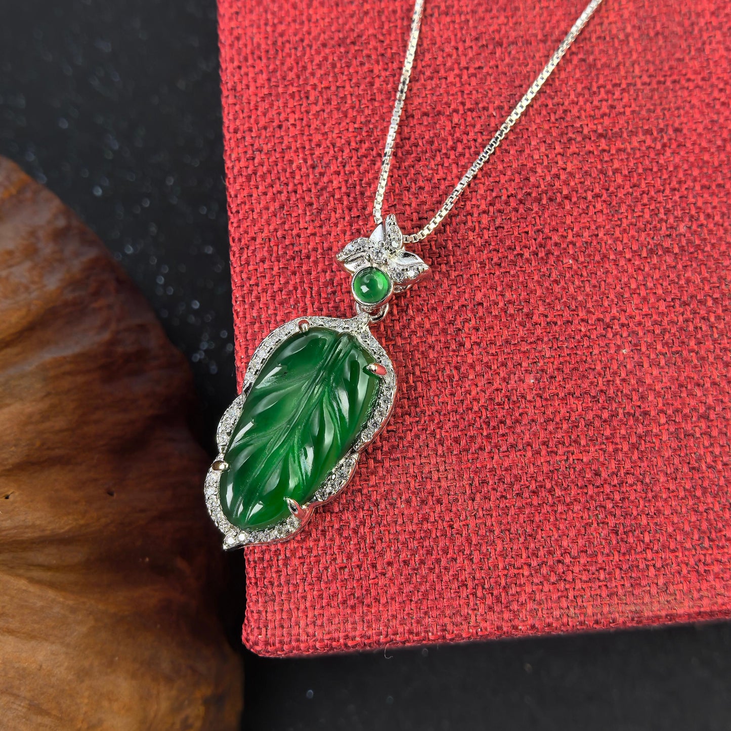 Opulent Rhodium Plated 925 Silver Jewelry Natural Jadeite Leaf Pendant