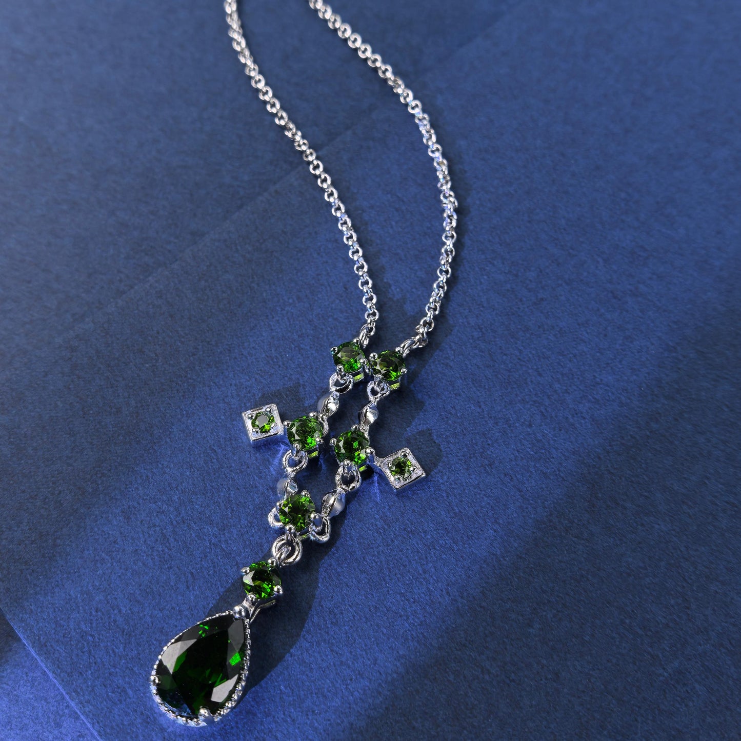 Dazzling Rhodium Plated 925 Silver Jewelry Natural Diopside Necklace