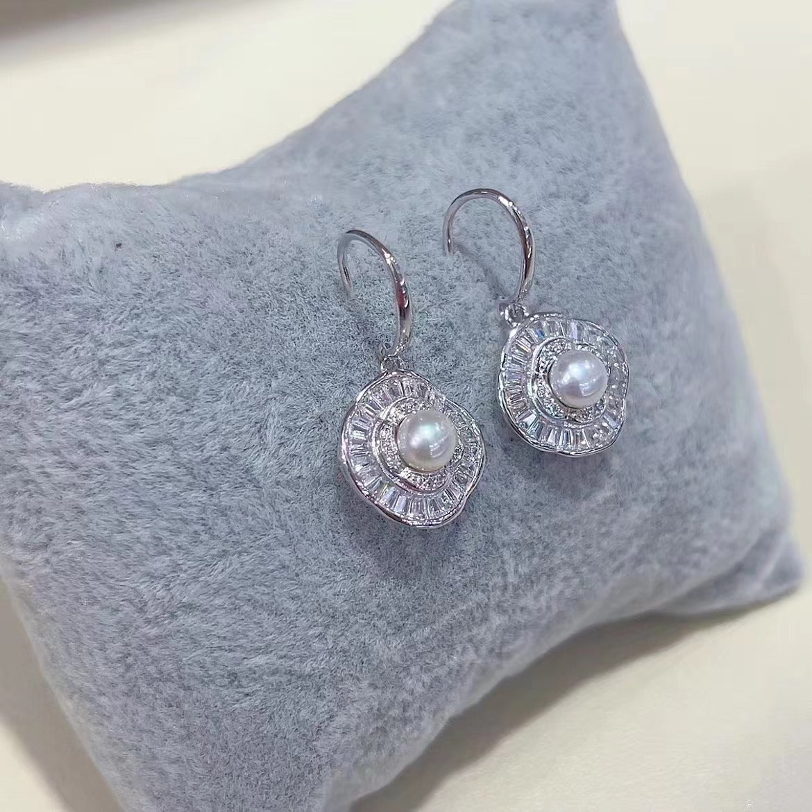 Elegant 925 Sterling Silver Freshwater Pearl Flower Jewelry Set Rhodium Plated