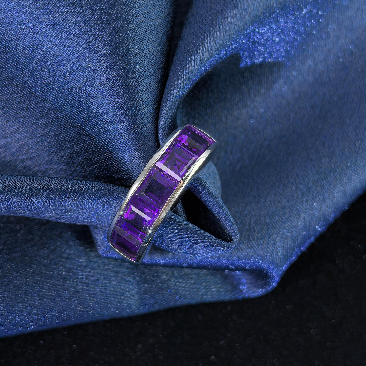 Graceful Rhodium Plated 925 Silver Jewelry Natural Amethyst Ring