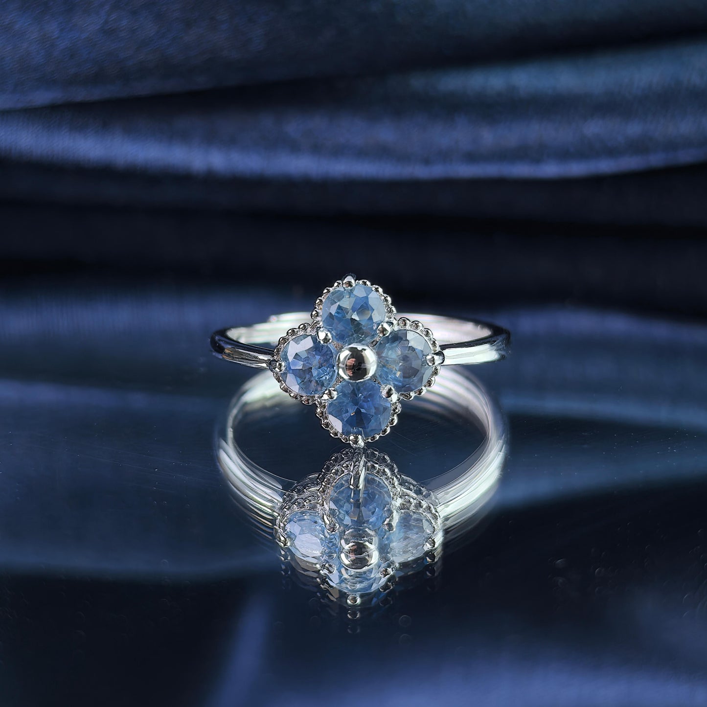 Elegant Rhodium Plated 925 Silver Jewelry Natural Sapphire Four Leaf Clover Ring