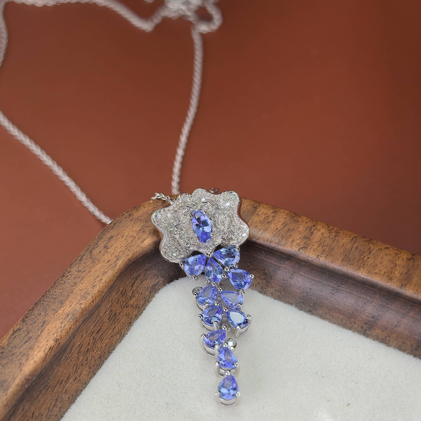 Graceful Rhodium Plated 925 Silver Jewelry Natural Tanzanite Flower Necklace