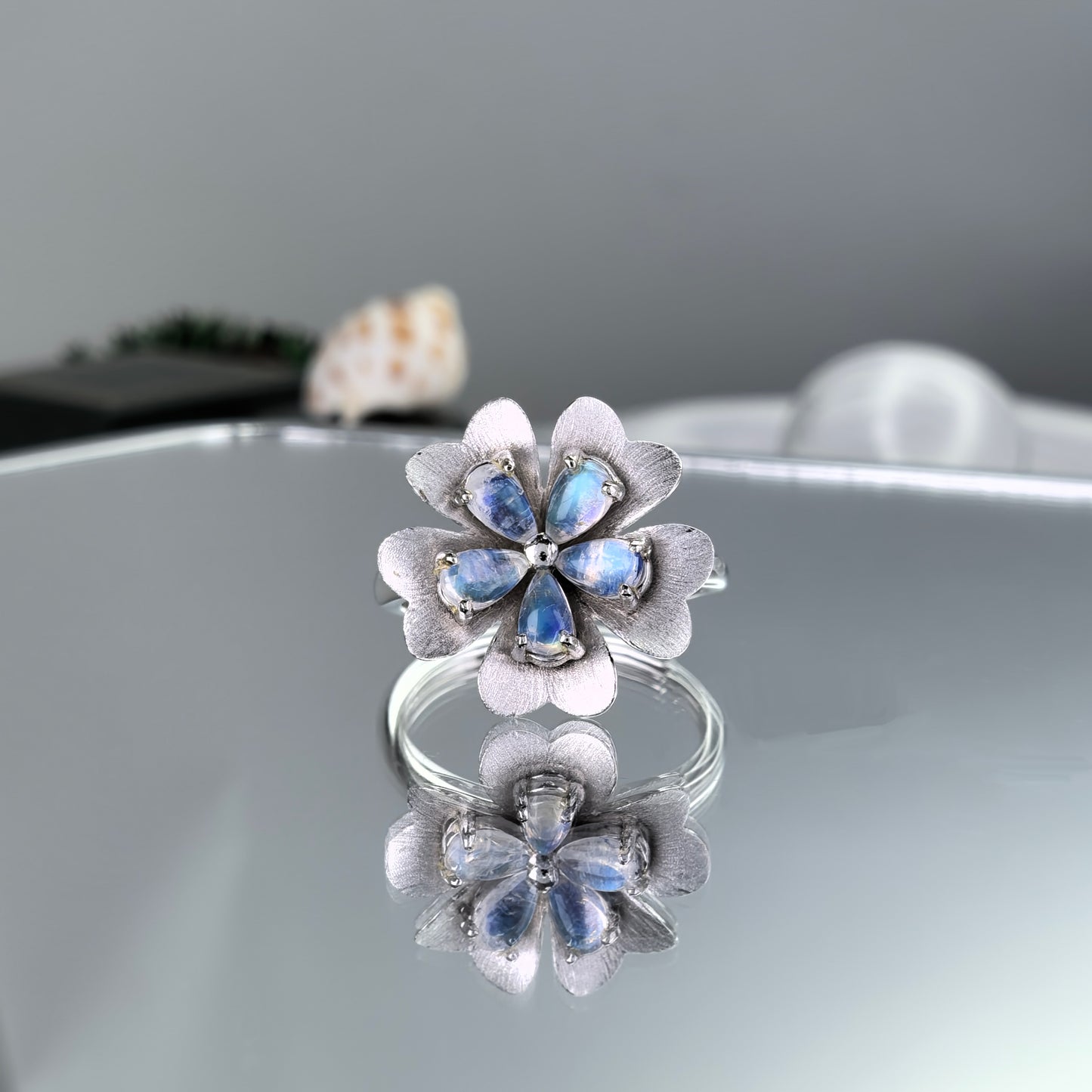 Elegant 925 Silver Jewelry Rhodium Plated Natural Moonstone Flower Ring