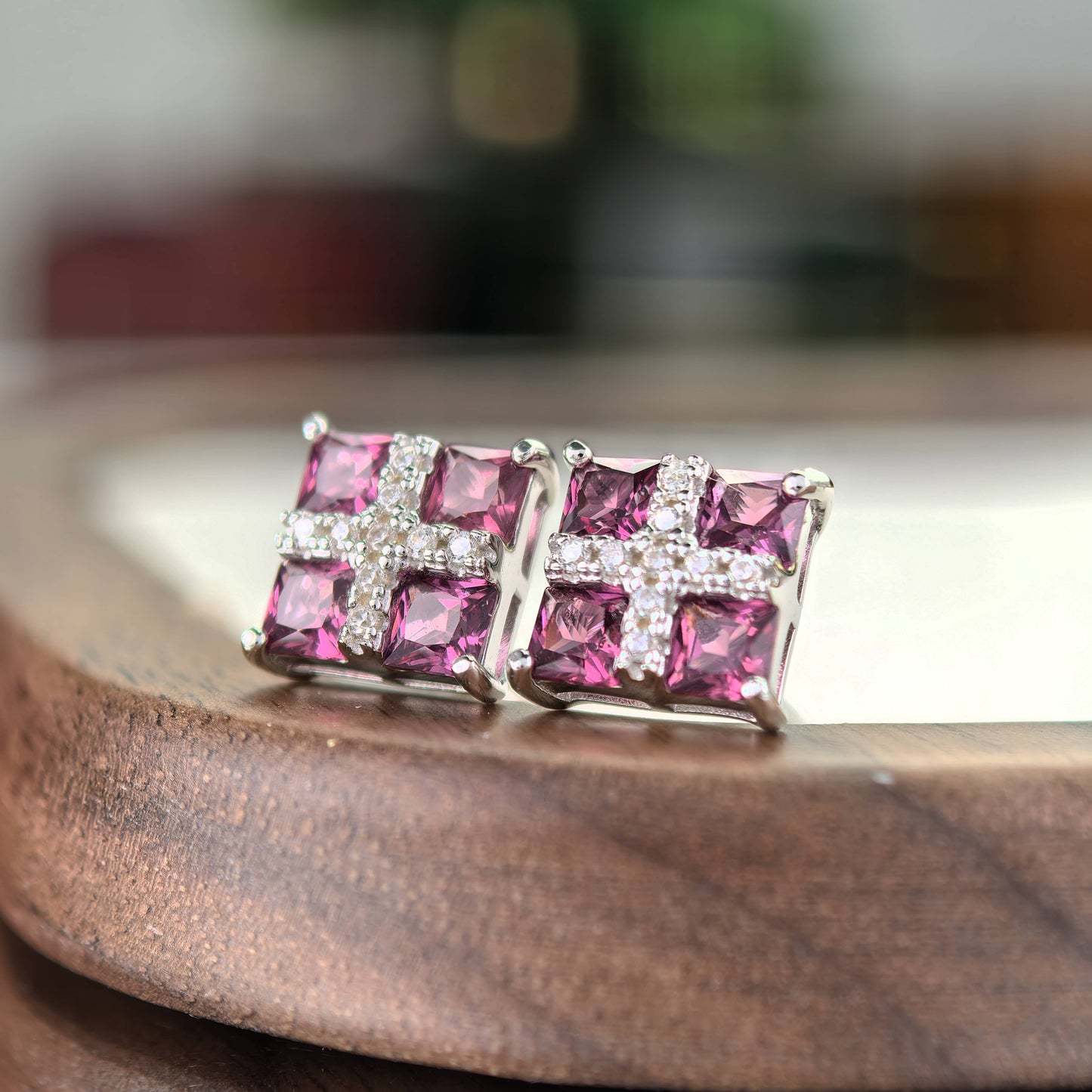 Gorgeous Rhodium Plated Silver 925 Jewelry Natural Pyrope Stud Earrings