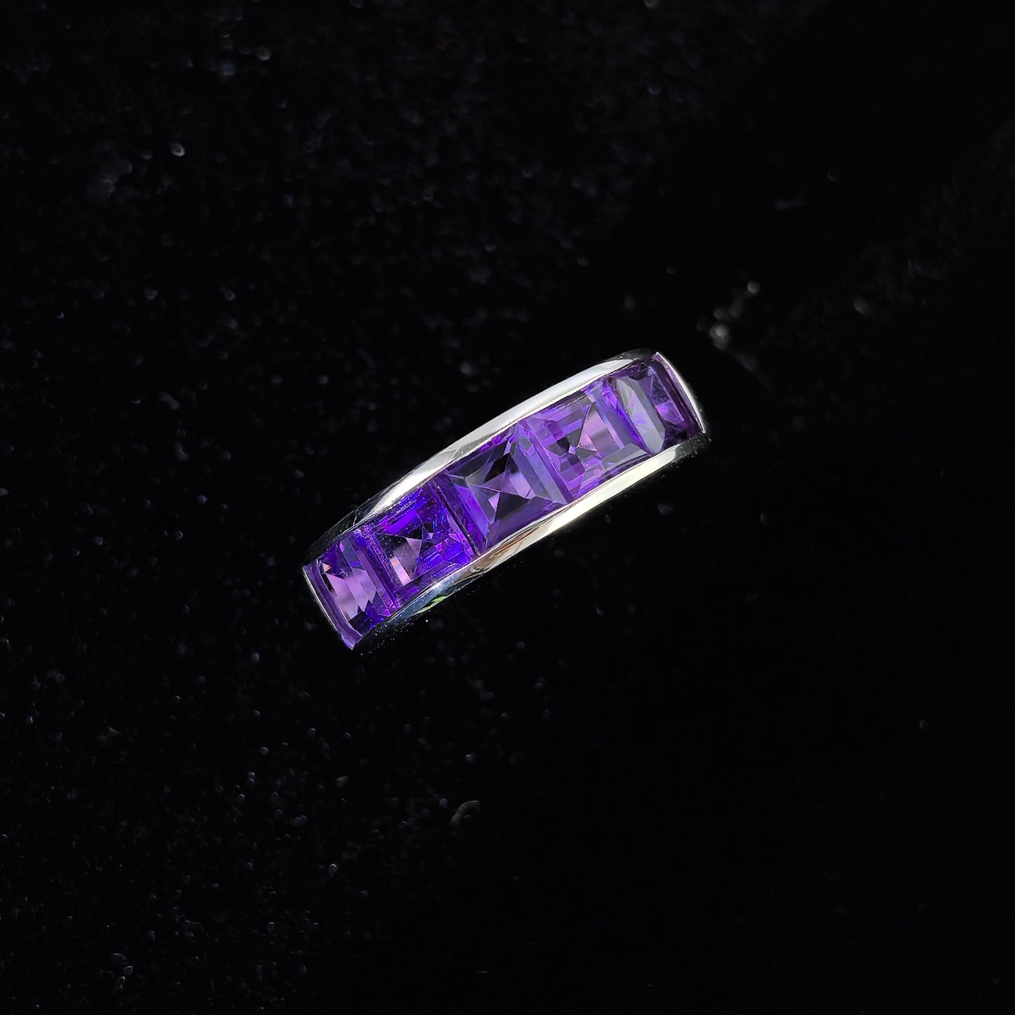 Graceful Rhodium Plated 925 Silver Jewelry Natural Amethyst Ring