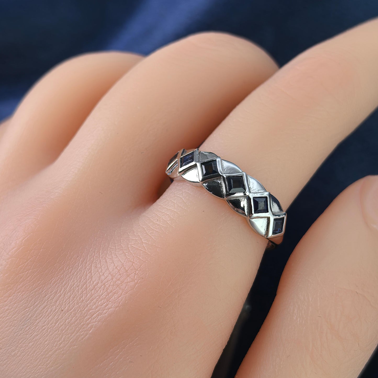 Graceful Rhodium Plated 925 Silver Jewelry Natural Sapphire Ring