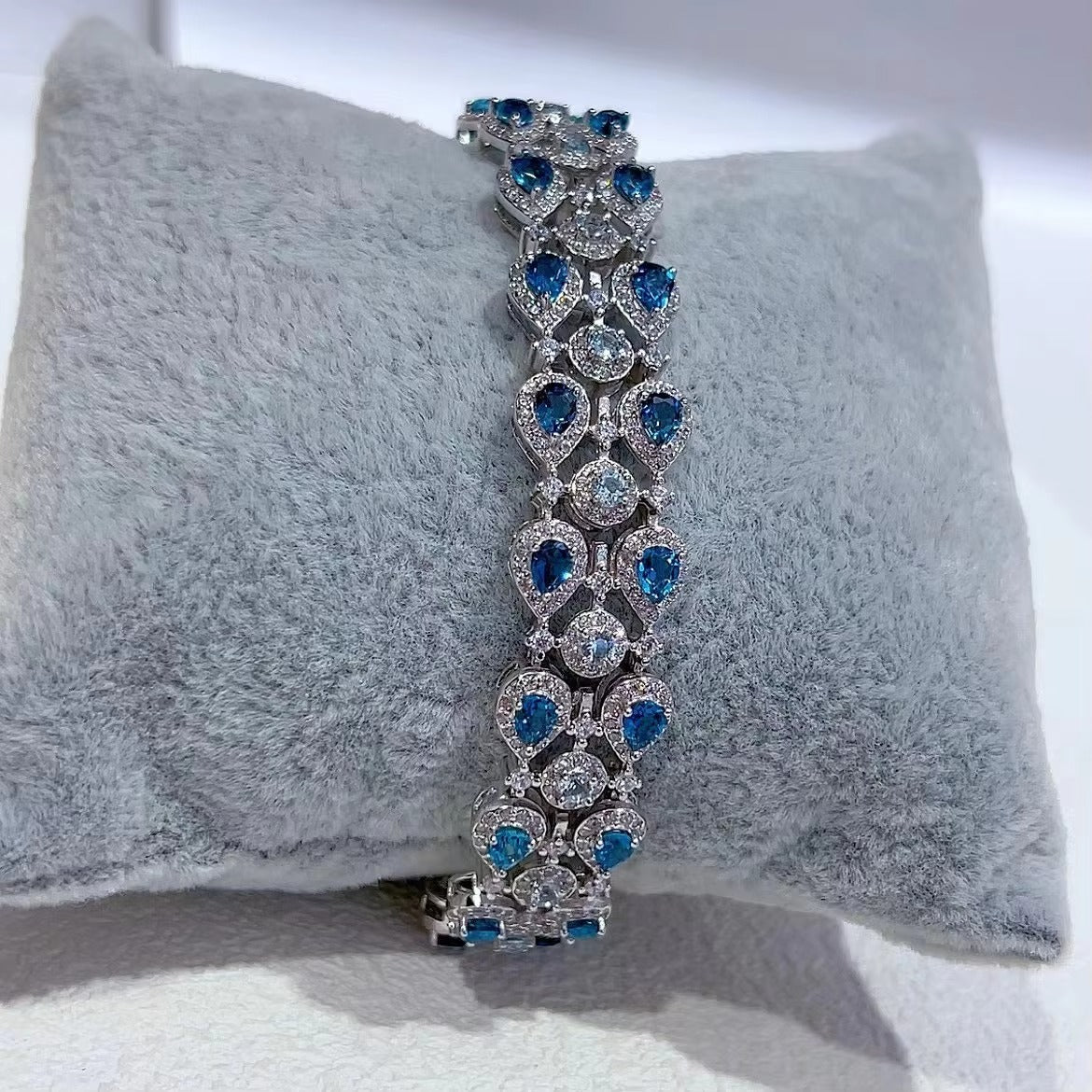 Luxurious Rhodium Plated Silver 925 Jewelry Natural London Blue Topaz Bracelet