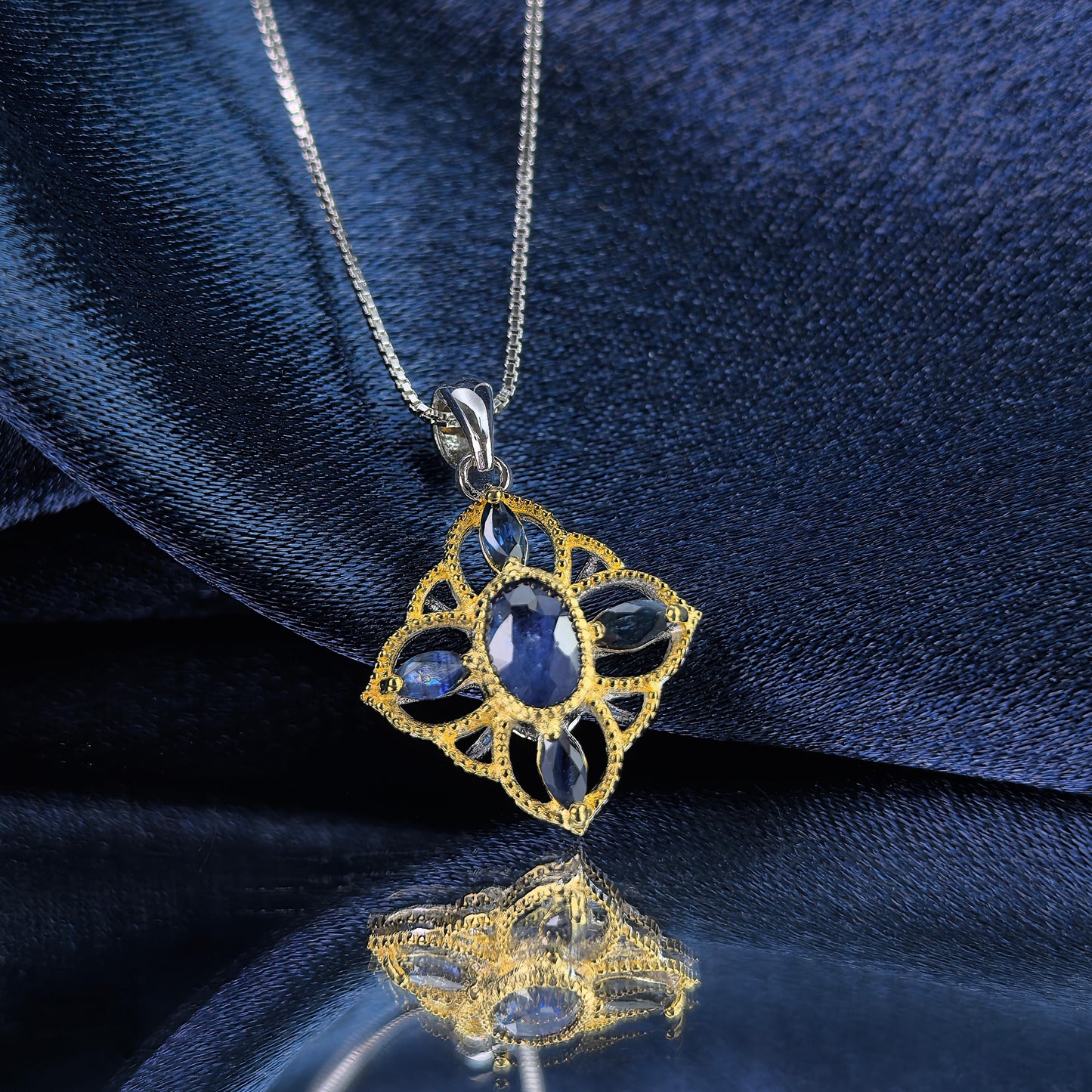 Charming Dual Color Plated 925 Silver Jewelry Natural Sapphire Four Leaf Clover Pendant
