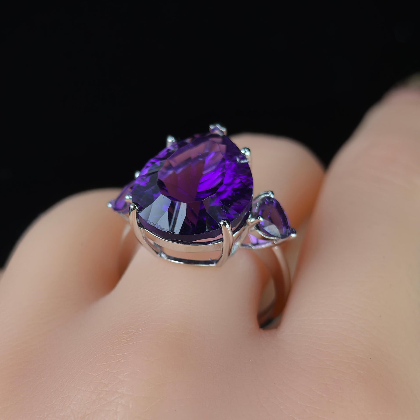 Shimmering Rhodium Plated Silver 925 Jewelry Natural Amethyst Ring