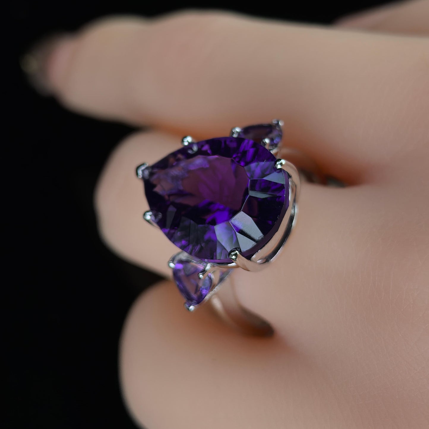 Shimmering Rhodium Plated Silver 925 Jewelry Natural Amethyst Ring
