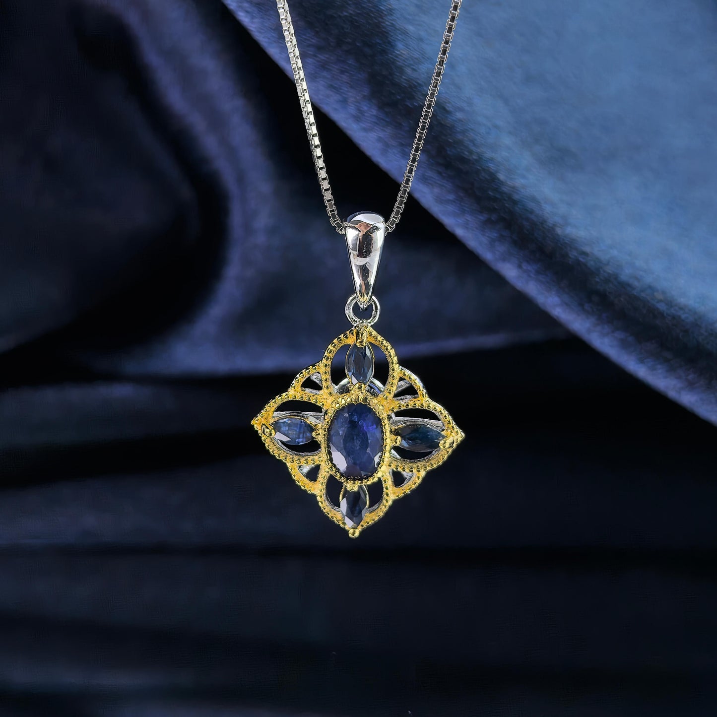 Charming Dual Color Plated 925 Silver Jewelry Natural Sapphire Four Leaf Clover Pendant