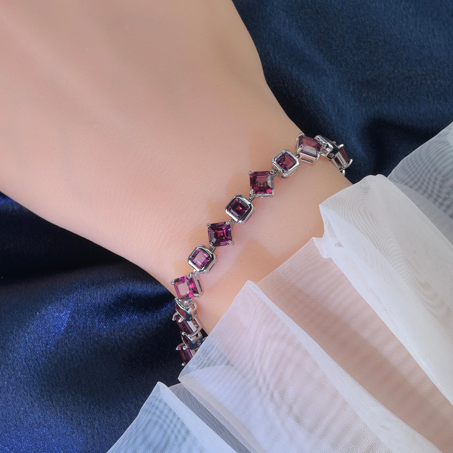 Exquisite Rhodium Plated 925 Sterling Silver Natural Pyrope Bracelet
