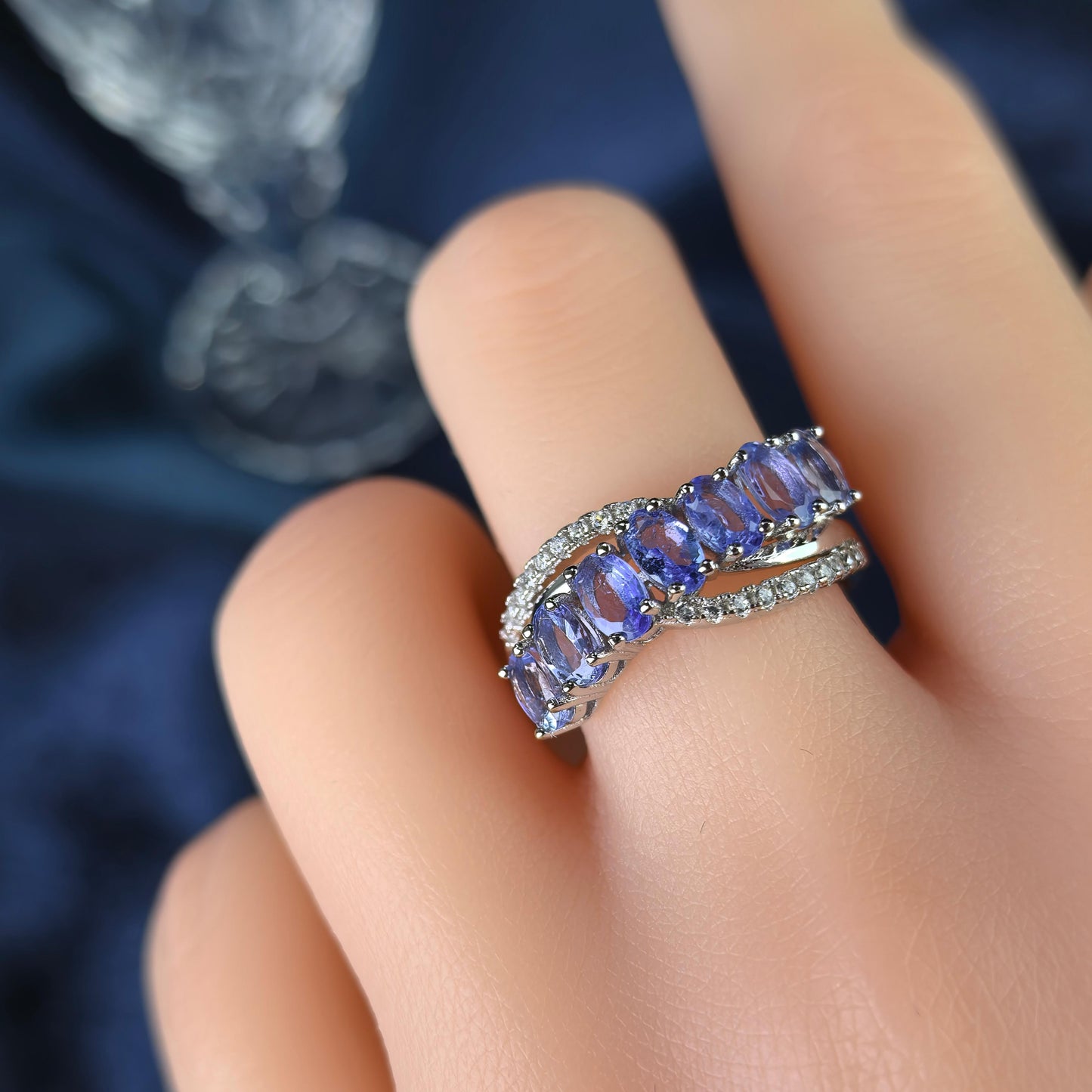 Graceful Rhodium Plated 925 Silver Jewelry Natural Tanzanite Ring