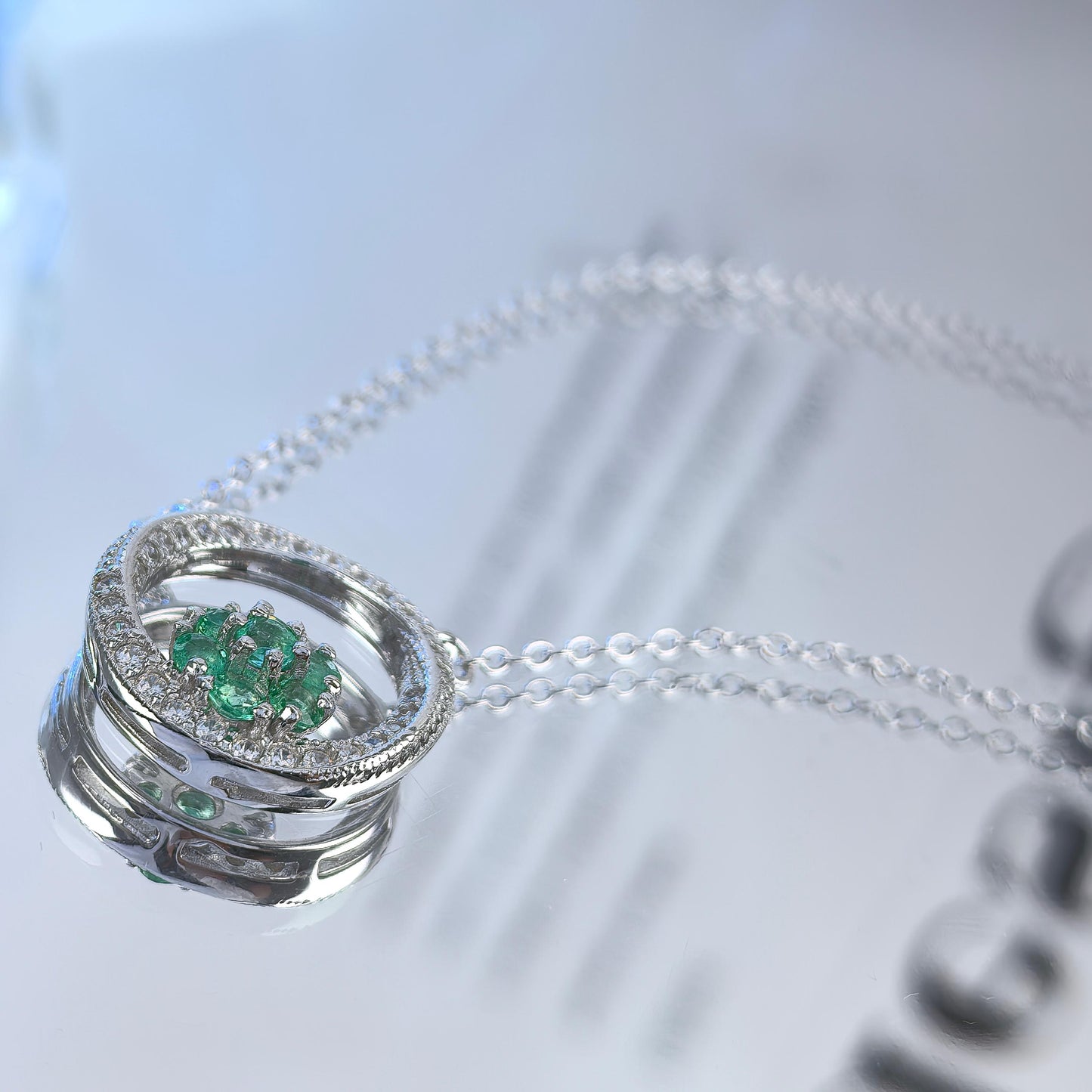 Exquisite Rhodium Plated 925 Silver Jewelry Natural Emerald Necklace