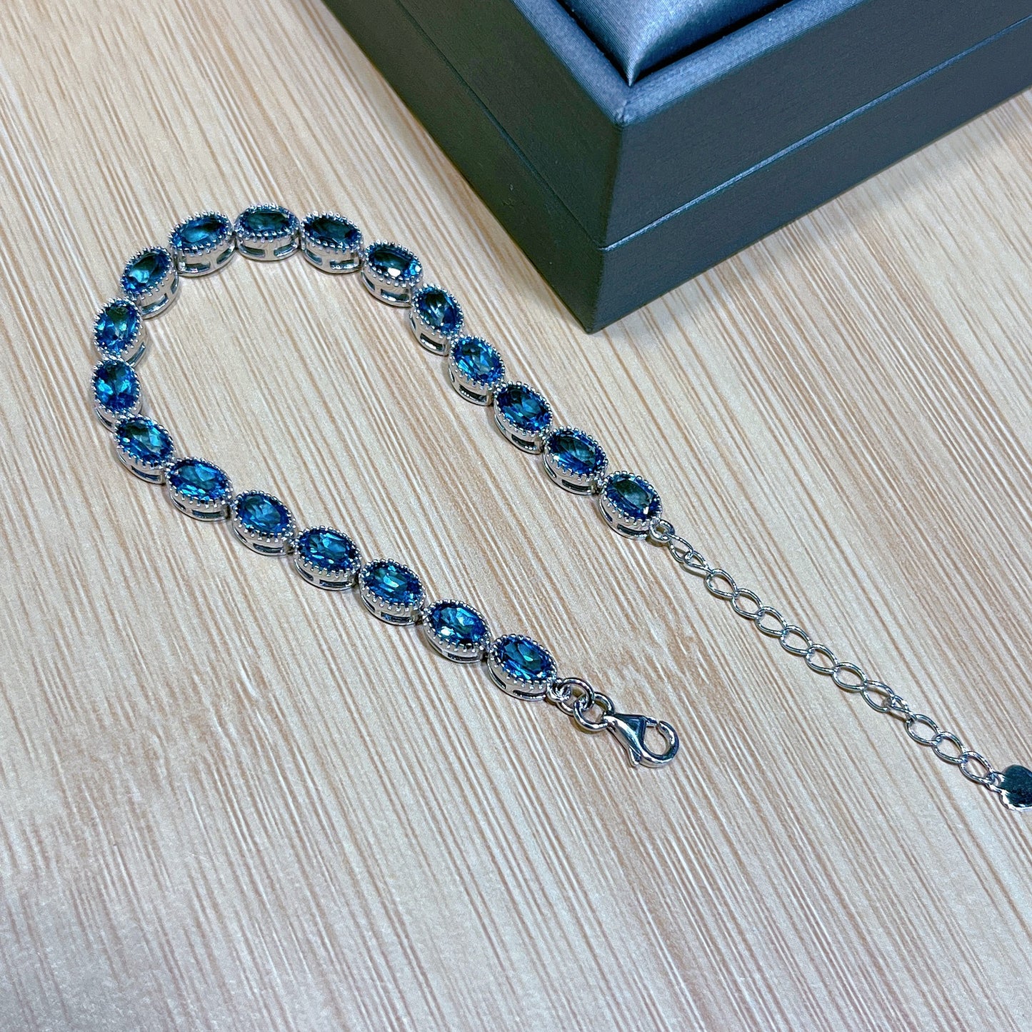 Gorgeous Rhodium Plated 925 Silver Natural London Blue Topaz Bracelet