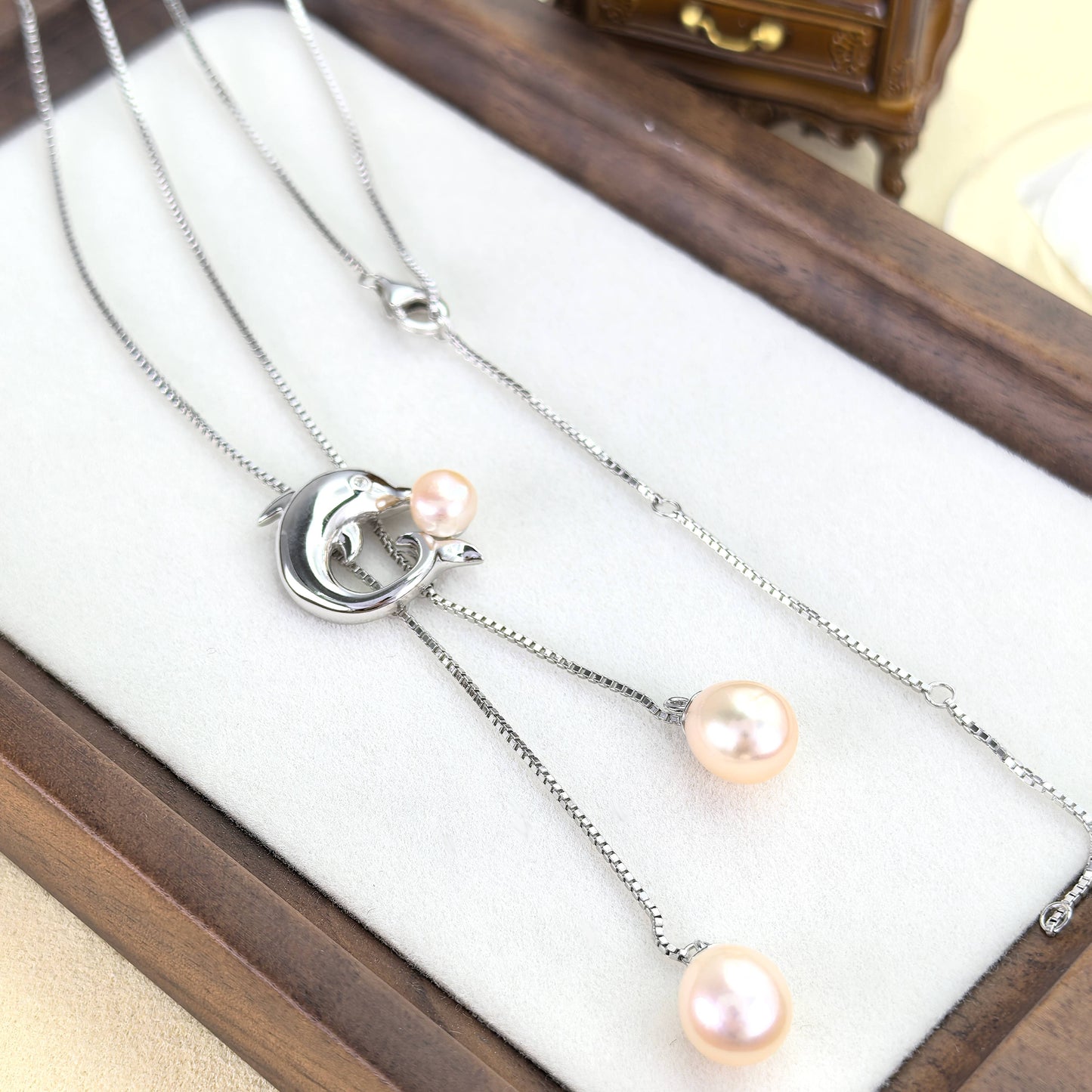 Exquisite Rhodium Plated 925 Silver Jewelry Freshwater Pearl Dolphin Necklace