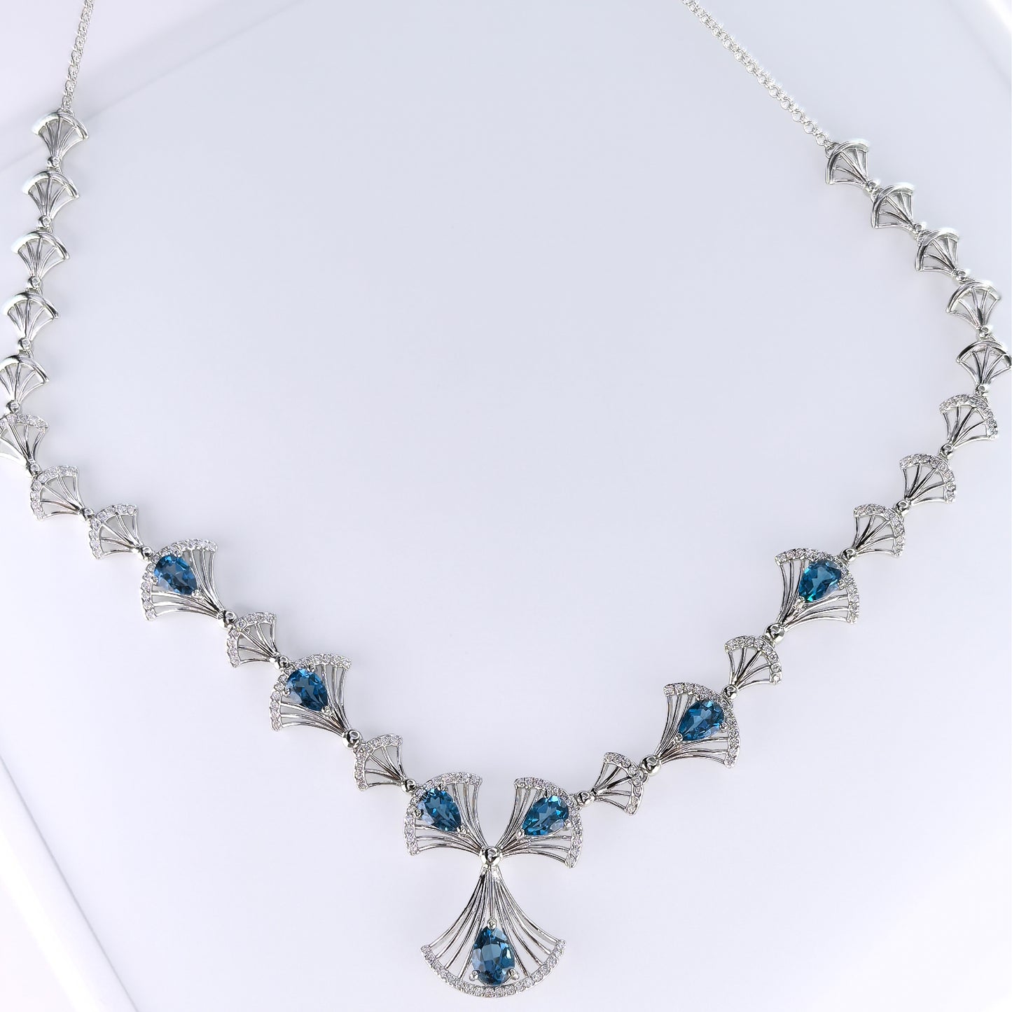 Luxurious Rhodium Plated 925 Sterling Silver Natural London Blue Topaz Scallop Necklace