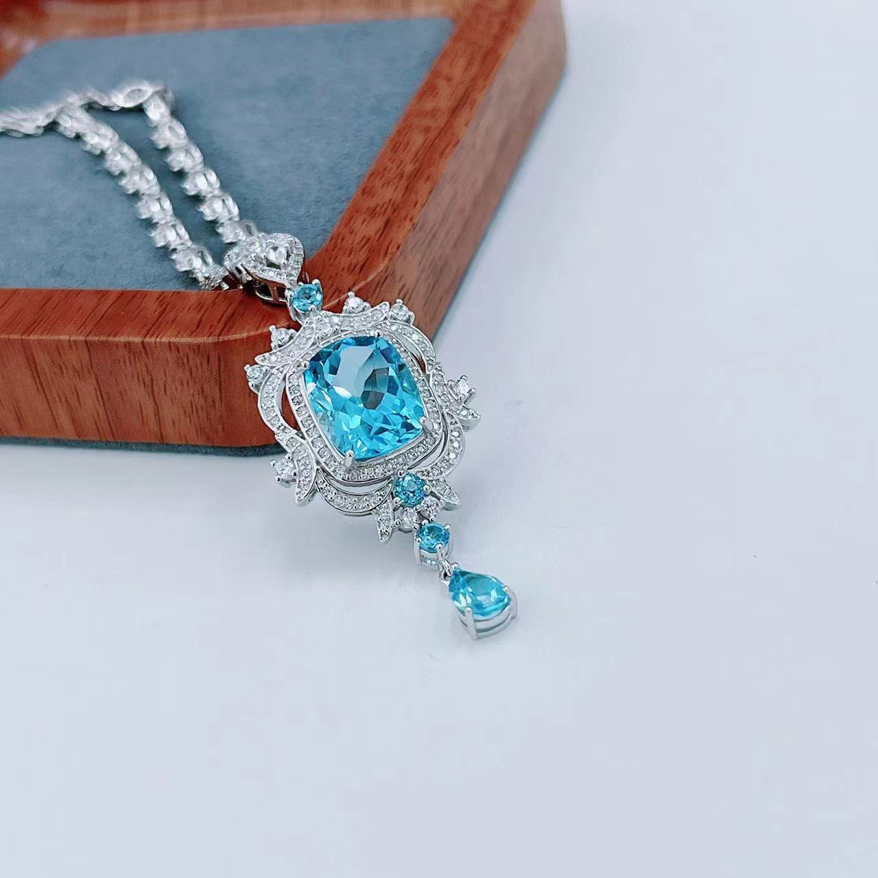 Elegant Rhodium Plated 925 Sterling Silver Natural Swiss Blue Topaz Pendant