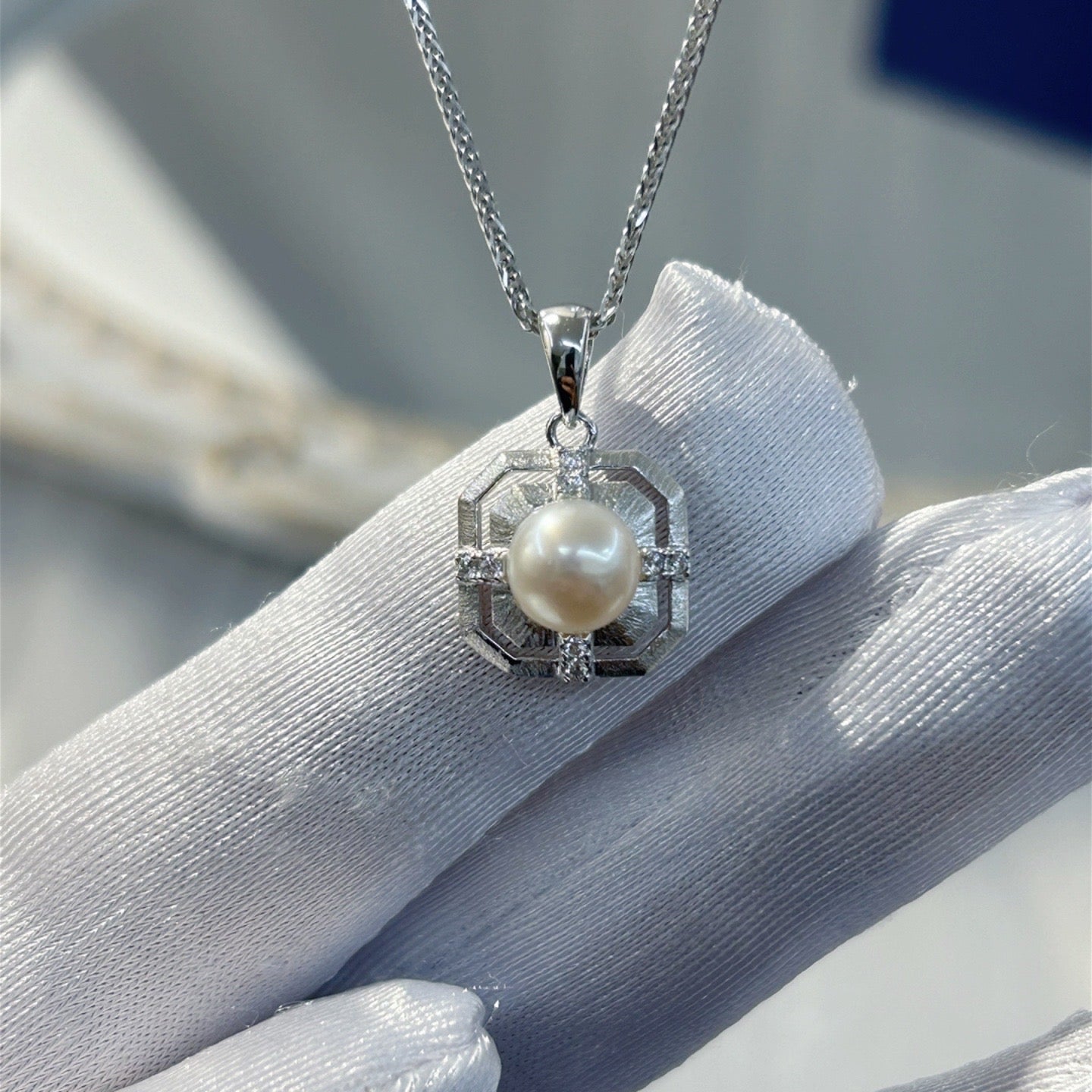 Elegant Freshwater Pearl Pendant 925 Silver Rhodium Plated