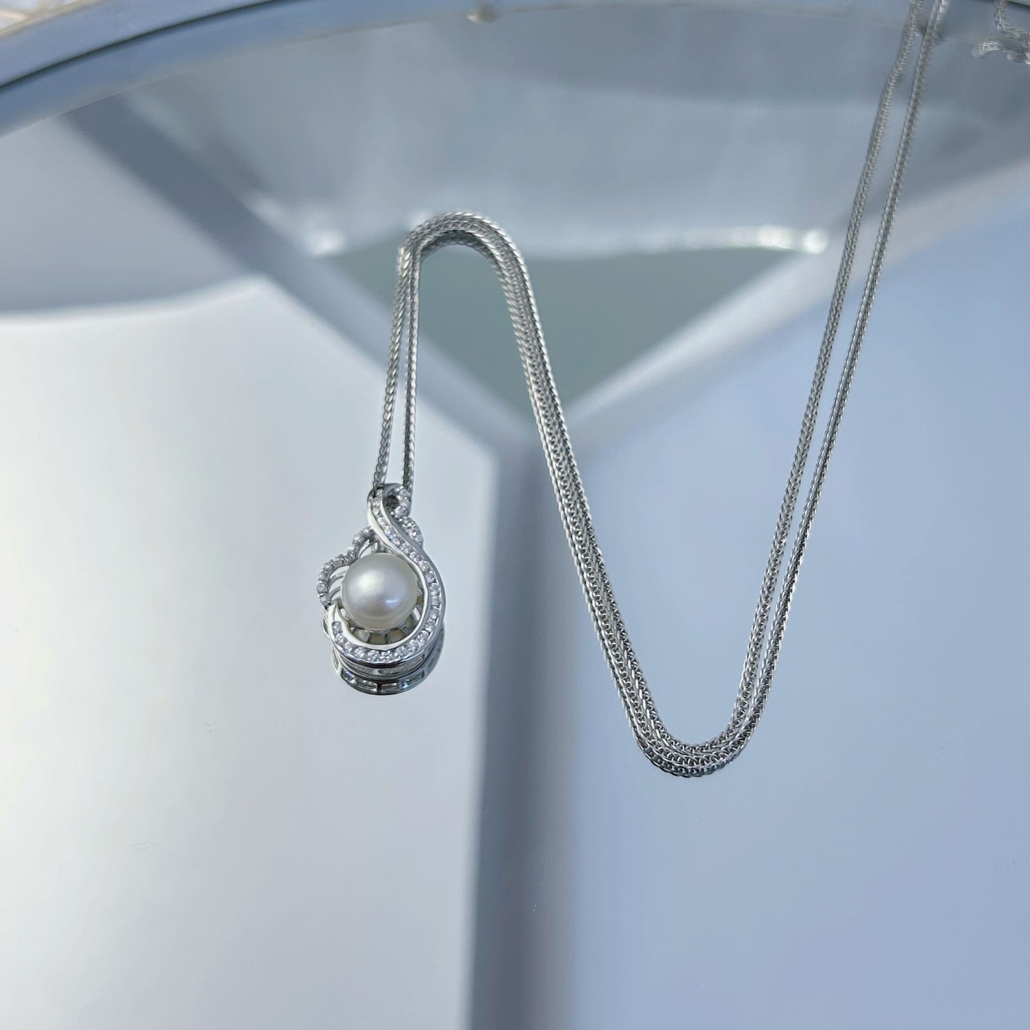 Unique Rhodium Plated 925 Sterling Silver Freshwater Pearl Pendant
