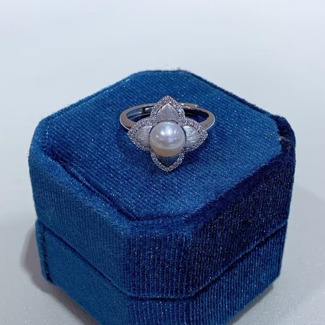 Delicate Rhodium Plated 925 Sterling Silver Four Leaf Clover Design Freshwater Pearl Ring