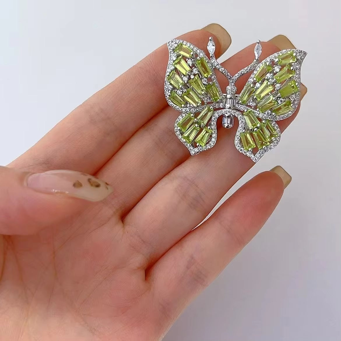 Exquisite 925 Silver Jewelry Rhodium Plated Olivine Butterfly Brooch