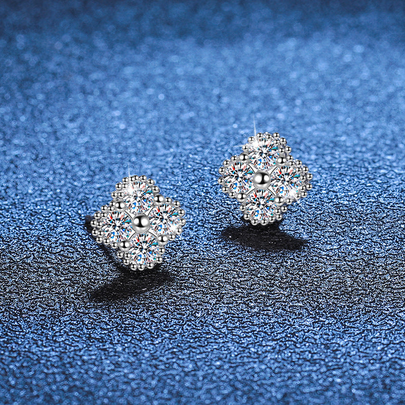 GRA Certificated 925 Sterling Silver Stud Earrings with Moissanite