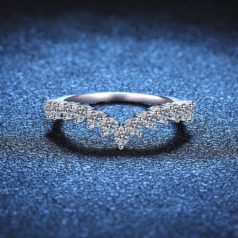 S925 Silver V-Type 0.78ct Round Cut Moissanite Stackable V Shaped Ring Band