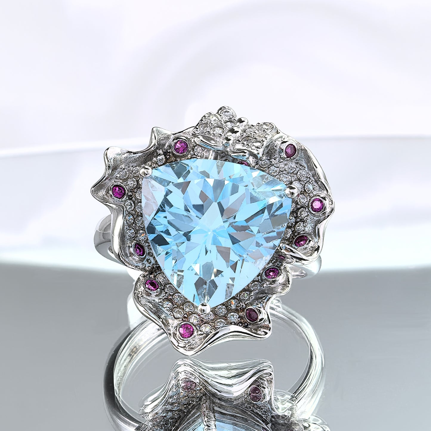 Exquisite 925 Silver Jewelry Rhodium Plated Natural Sky Blue Topaz Ring
