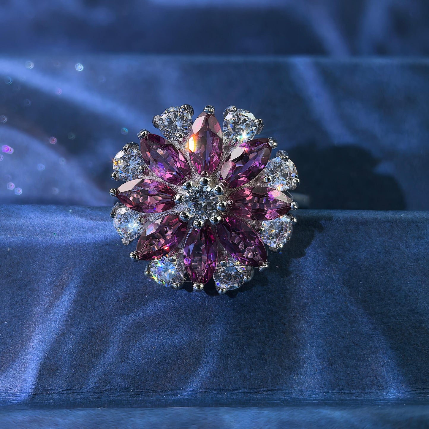 Elegant Rhodium Plated 925 Silver Jewelry Natural Pyrope Flower Ring