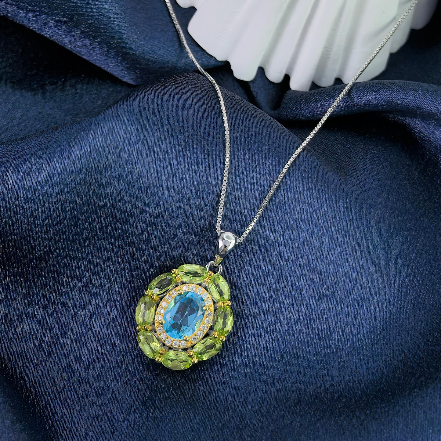 Gorgeous Dual Color Plated 925 Silver Natural Swiss Blue Topaz Pendant