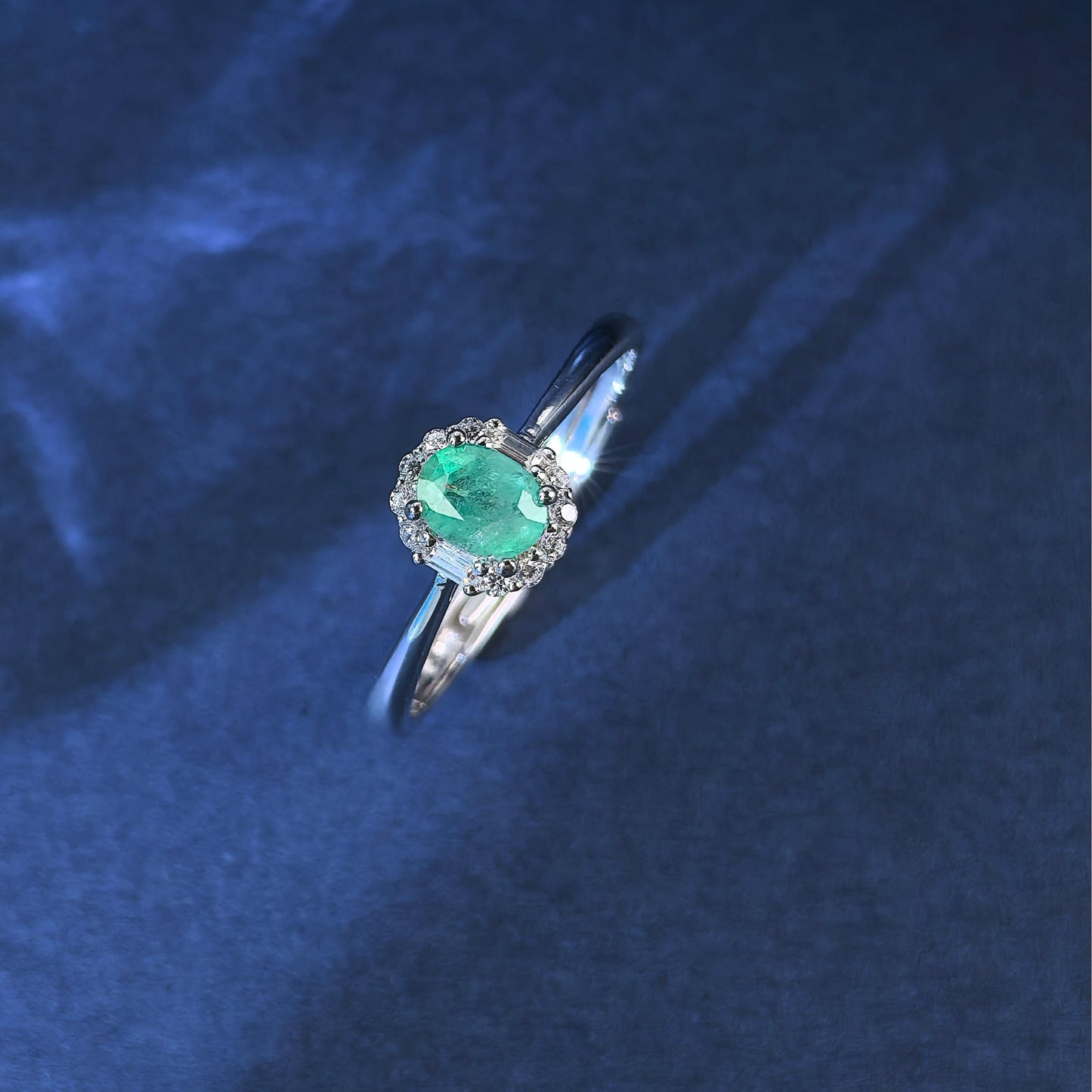 Elegant Rhodium Plated Silver 925 Jewelry Natural Emerald Ring