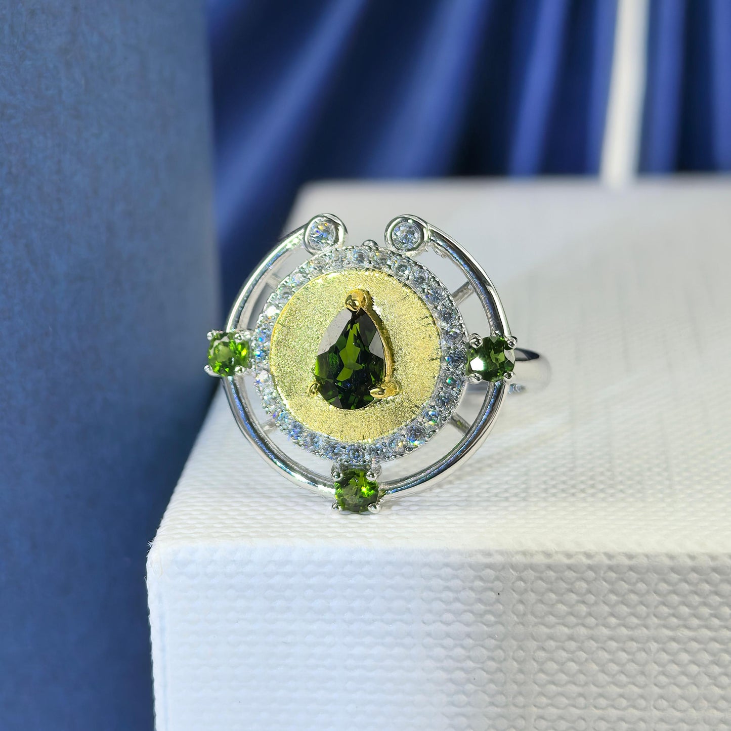 Gorgeous Rhodium and Gold Plated Silver 925 Jewelry Natural Diopside Ring