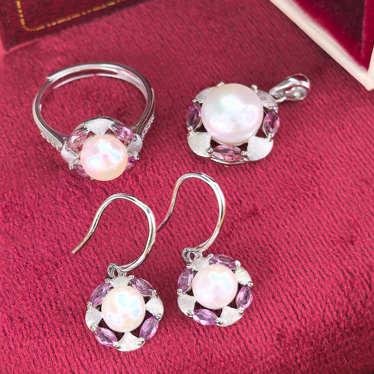 Elegant Rhodium Plated 925 Sterling Silver Freshwater Pearl Four Leaf Clover Jewelry Set