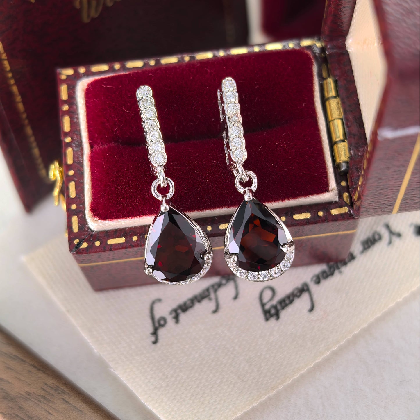 925 Silver Jewelry Earrings Sparkling Rhodium Plated Natural Pyrope Drop Elegant Water Drop Pattern for Wedding or Gift