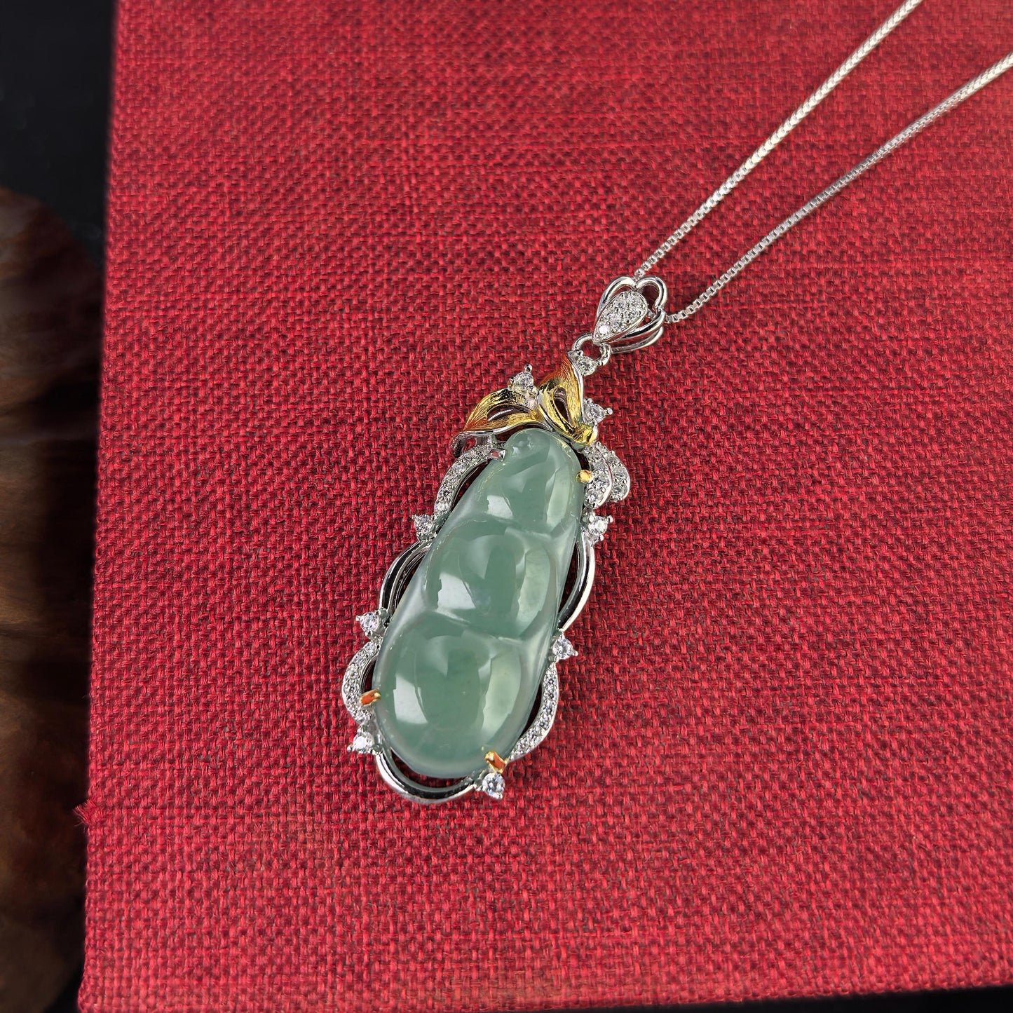 Exquisite Dual Color Plated 925 Silver Jewelry Natural Jadeite Pendant