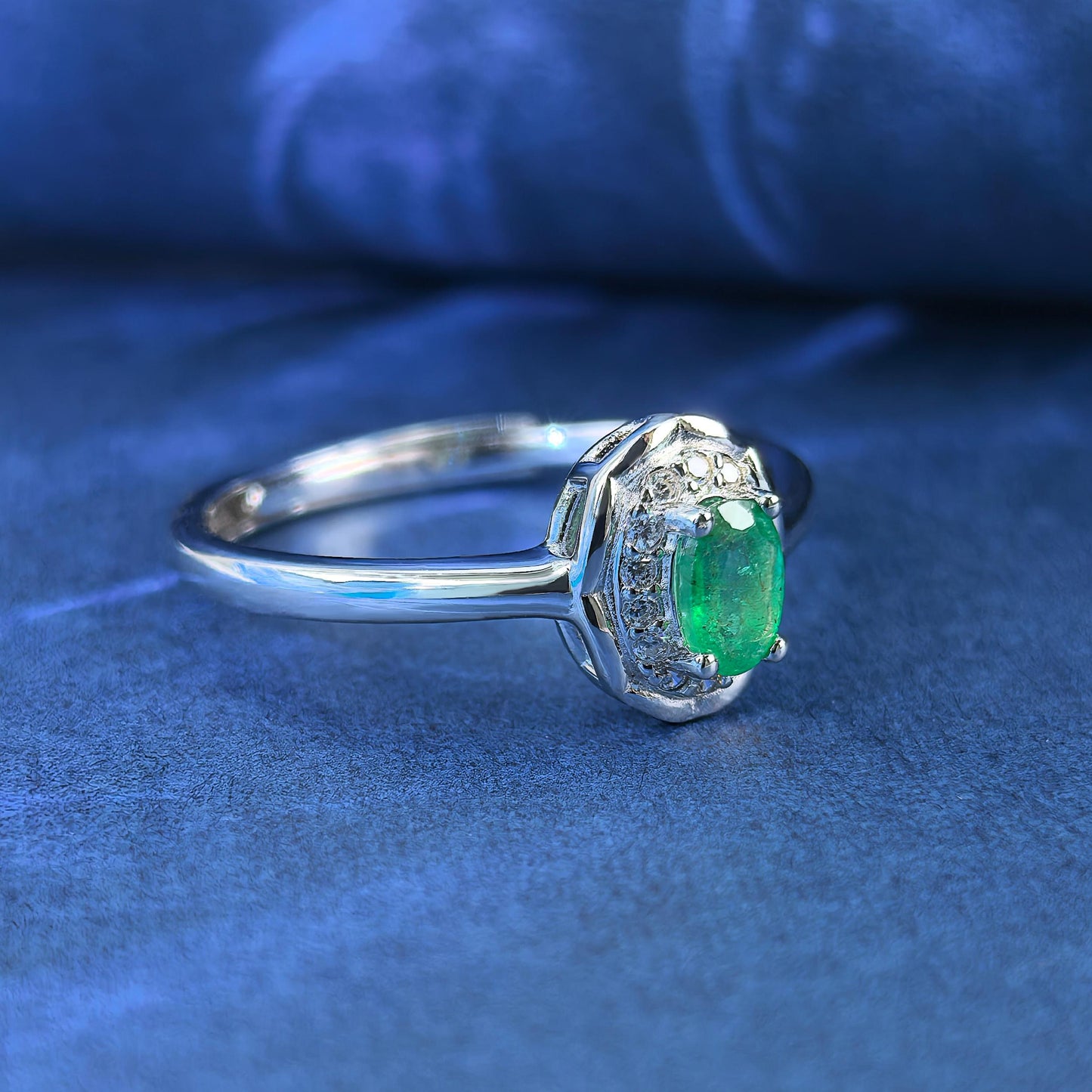 Exquisite Rhodium Plated Silver 925 Jewelry Natural Emerald Ring