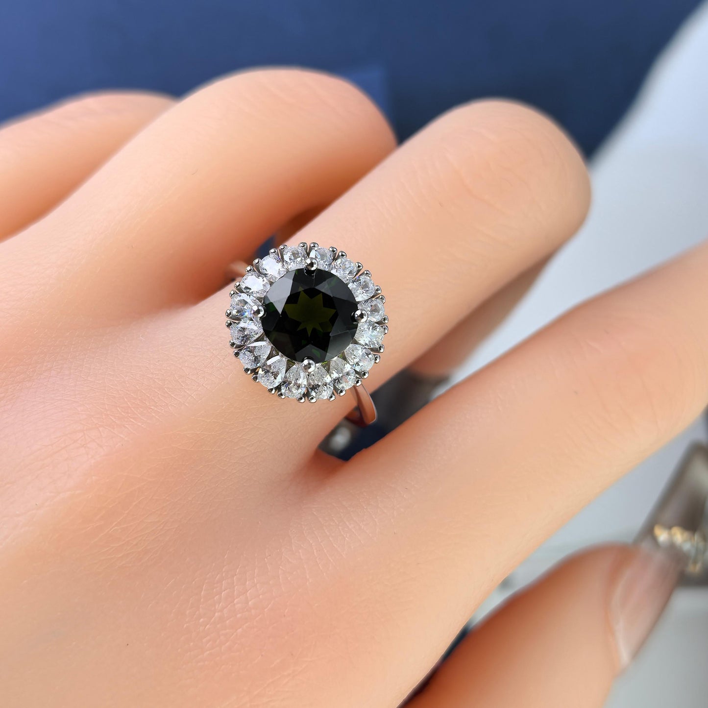 Sparkling Rhodium Plated 925 Silver Jewelry Natural Diopside Flower Ring