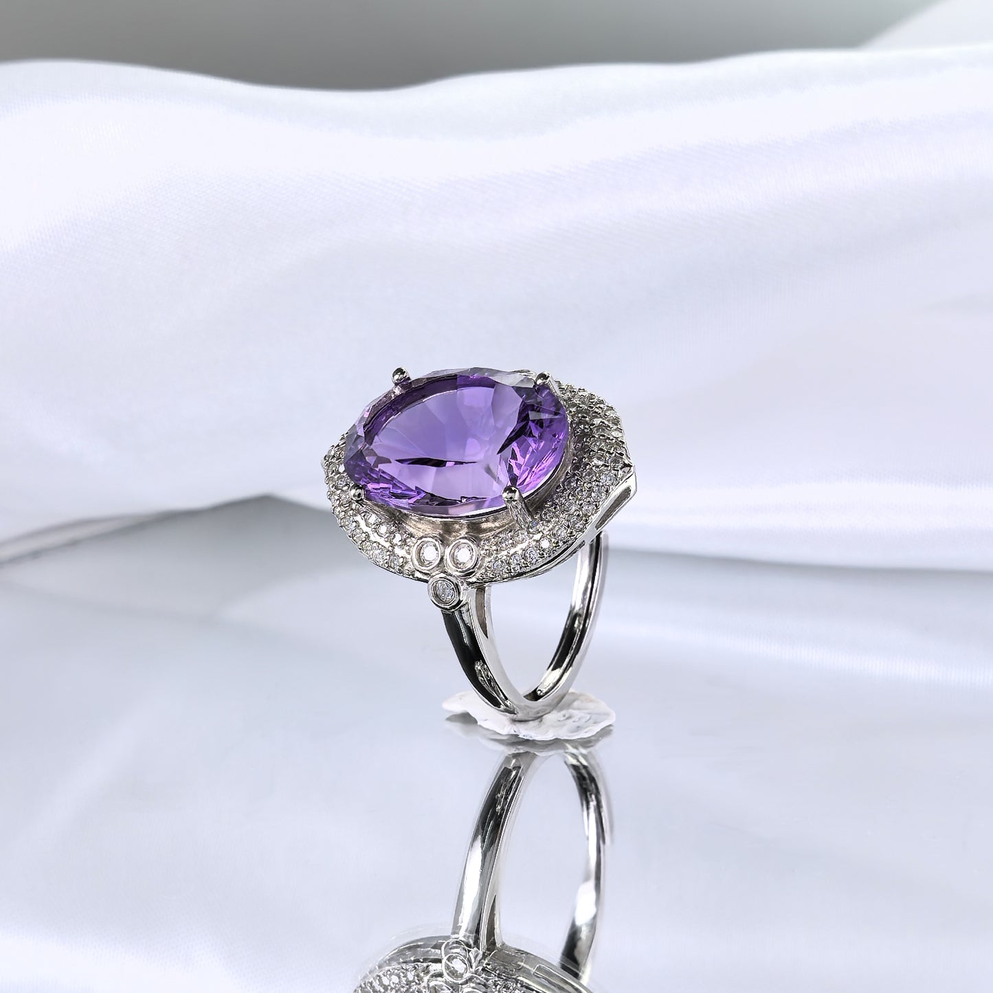 Gorgeous Vintage Style Silver 925 Rhodium-Plated Oval Cut Natural Amethyst Ring