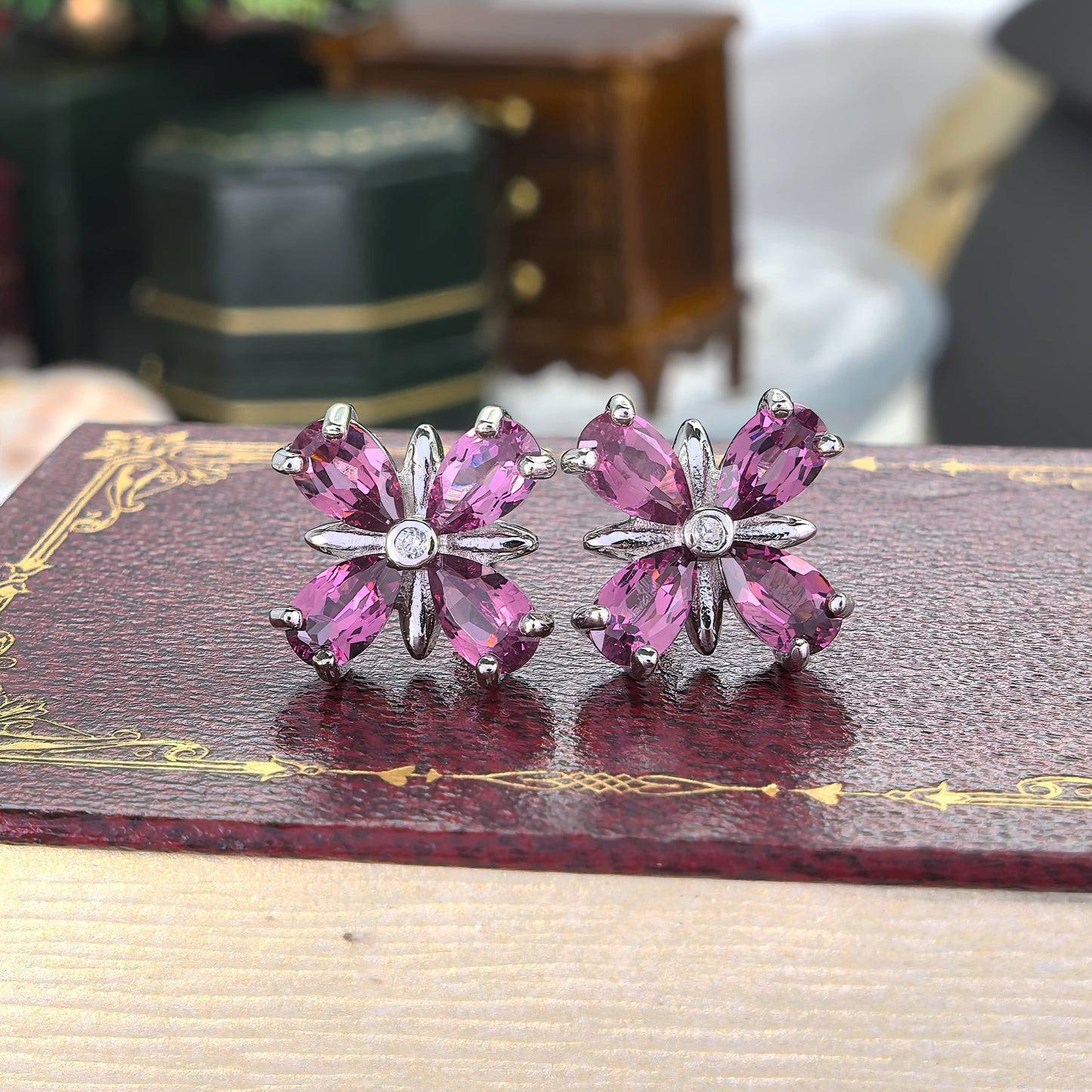 Exquisite Rhodium Plated 925 Silver Natural Pyrope Four Leaf Clover Stud Earrings