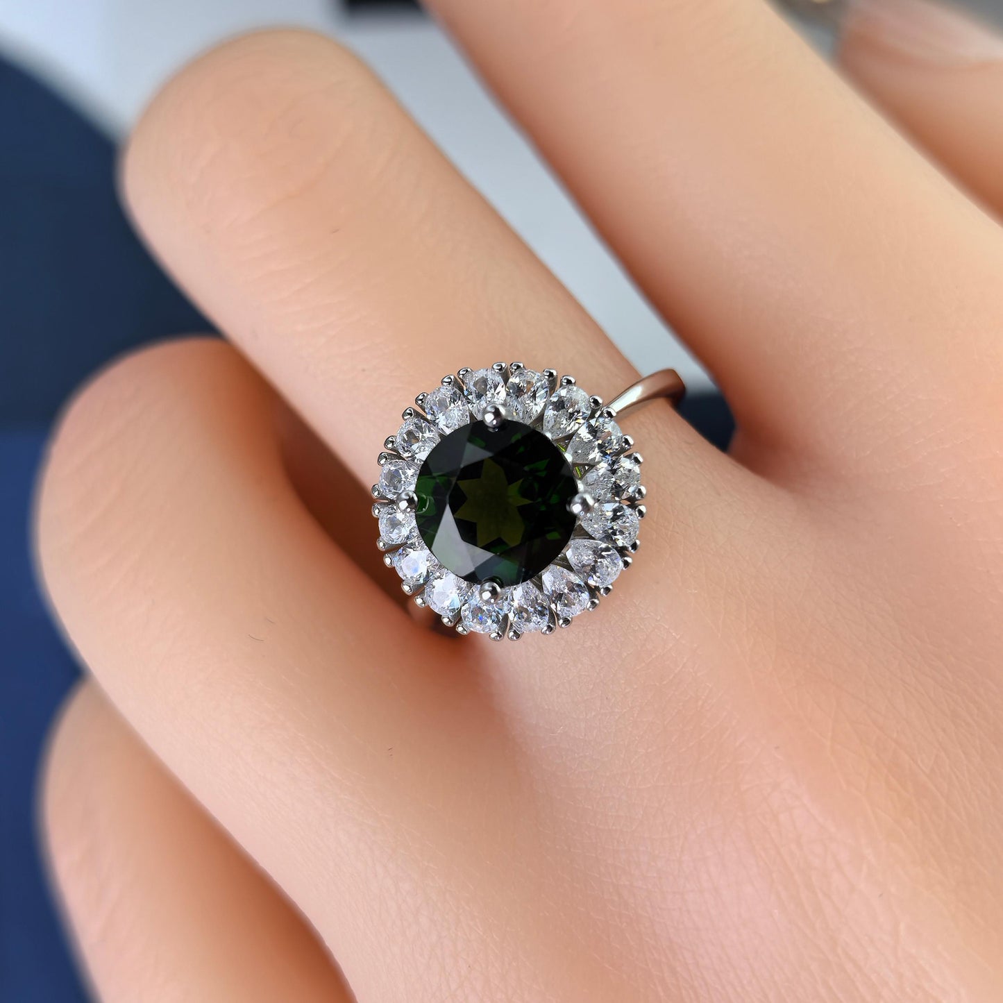 Sparkling Rhodium Plated 925 Silver Jewelry Natural Diopside Flower Ring