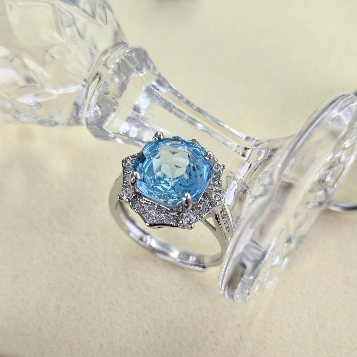 Dazzling Rhodium-Plated 925 Silver Gemstone Ring with Natural Sky Blue Topaz