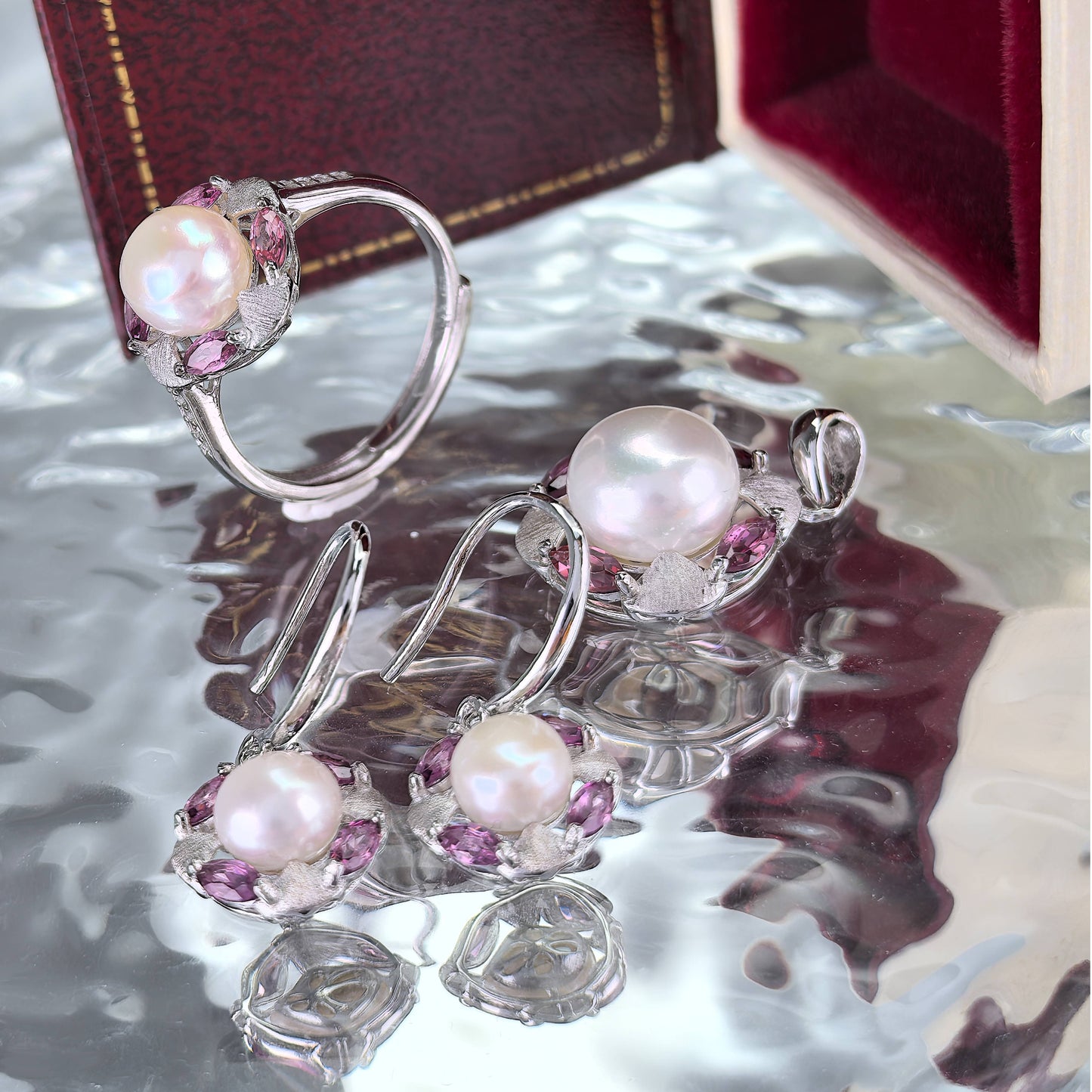 Elegant Rhodium Plated 925 Sterling Silver Freshwater Pearl Four Leaf Clover Jewelry Set
