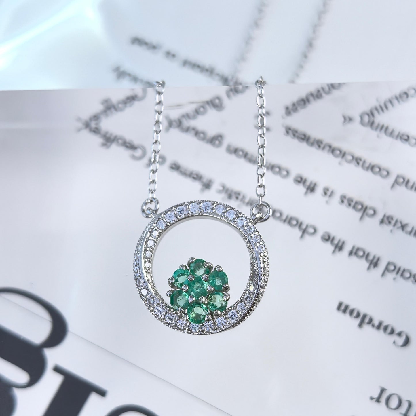 Exquisite Rhodium Plated 925 Silver Jewelry Natural Emerald Necklace