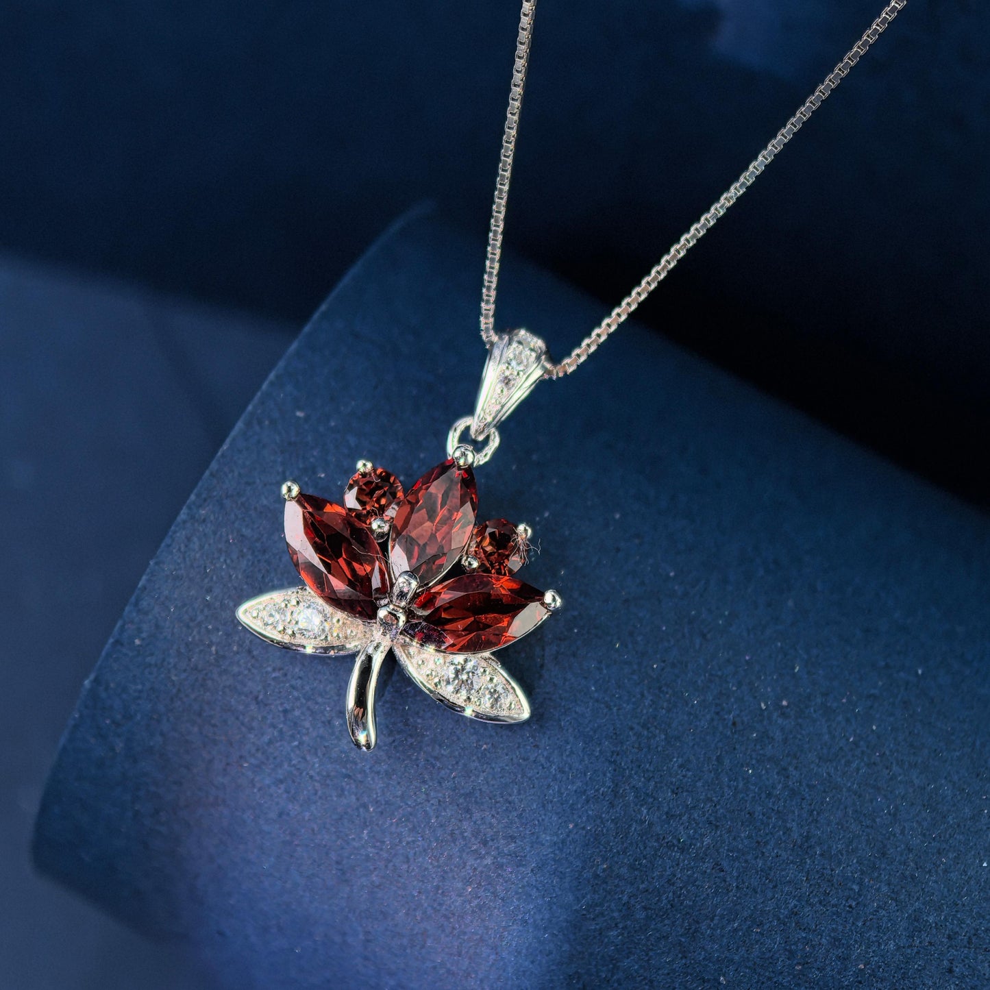 Graceful Rhodium Plated 925 Silver Jewelry Natural Garnet Maple Leaf Pendant