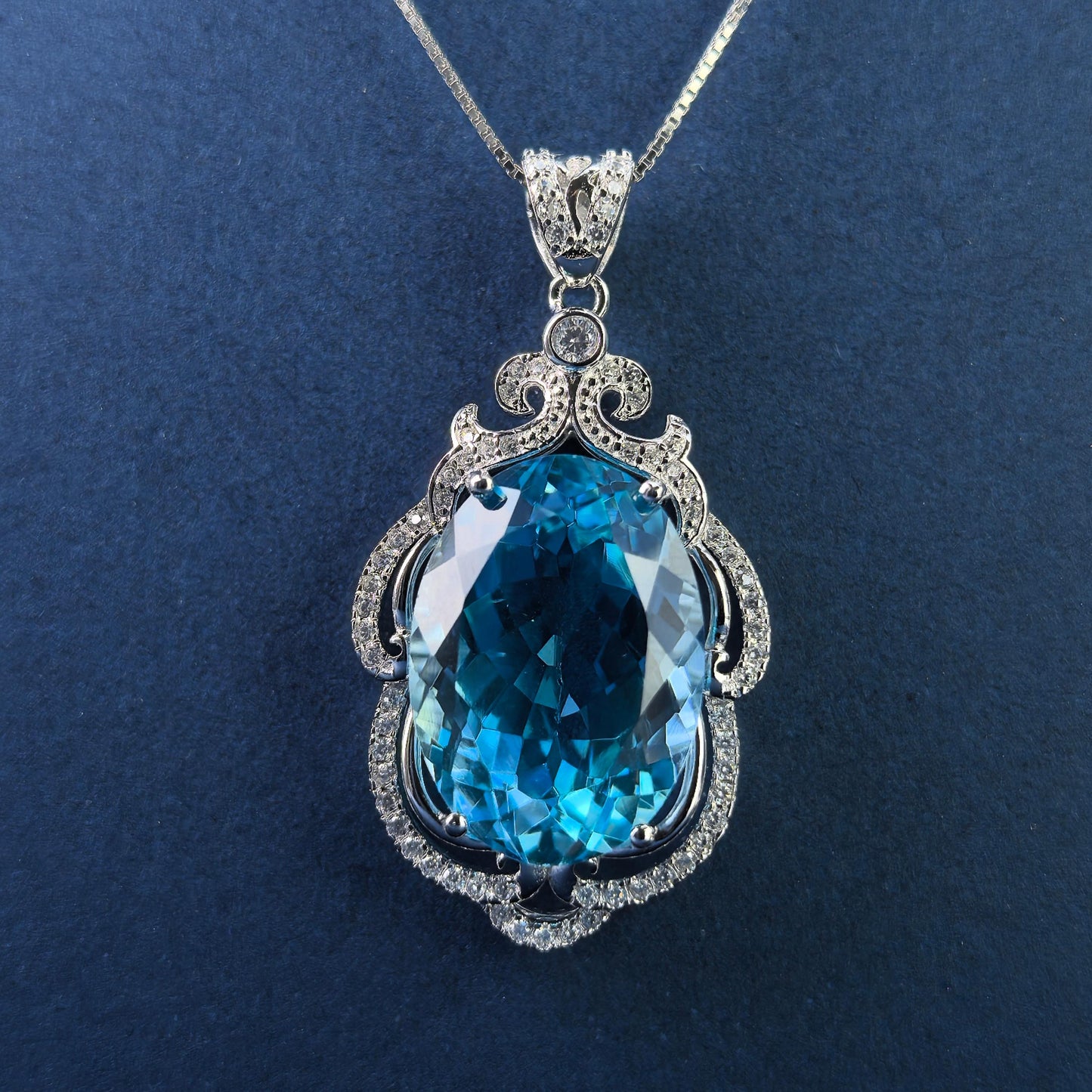 Noble Rhodium Plated Silver 925 Sky Blue Topaz Pendant
