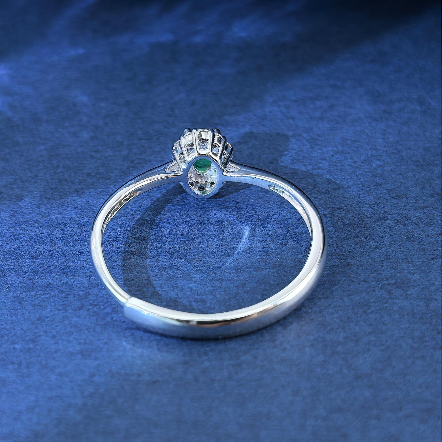 925 Silver Jewelry Ring Elegant Rhodium Plated with Natural Emerald Oval Cut Gemstone for Women's Wedding Party Birthday Gift