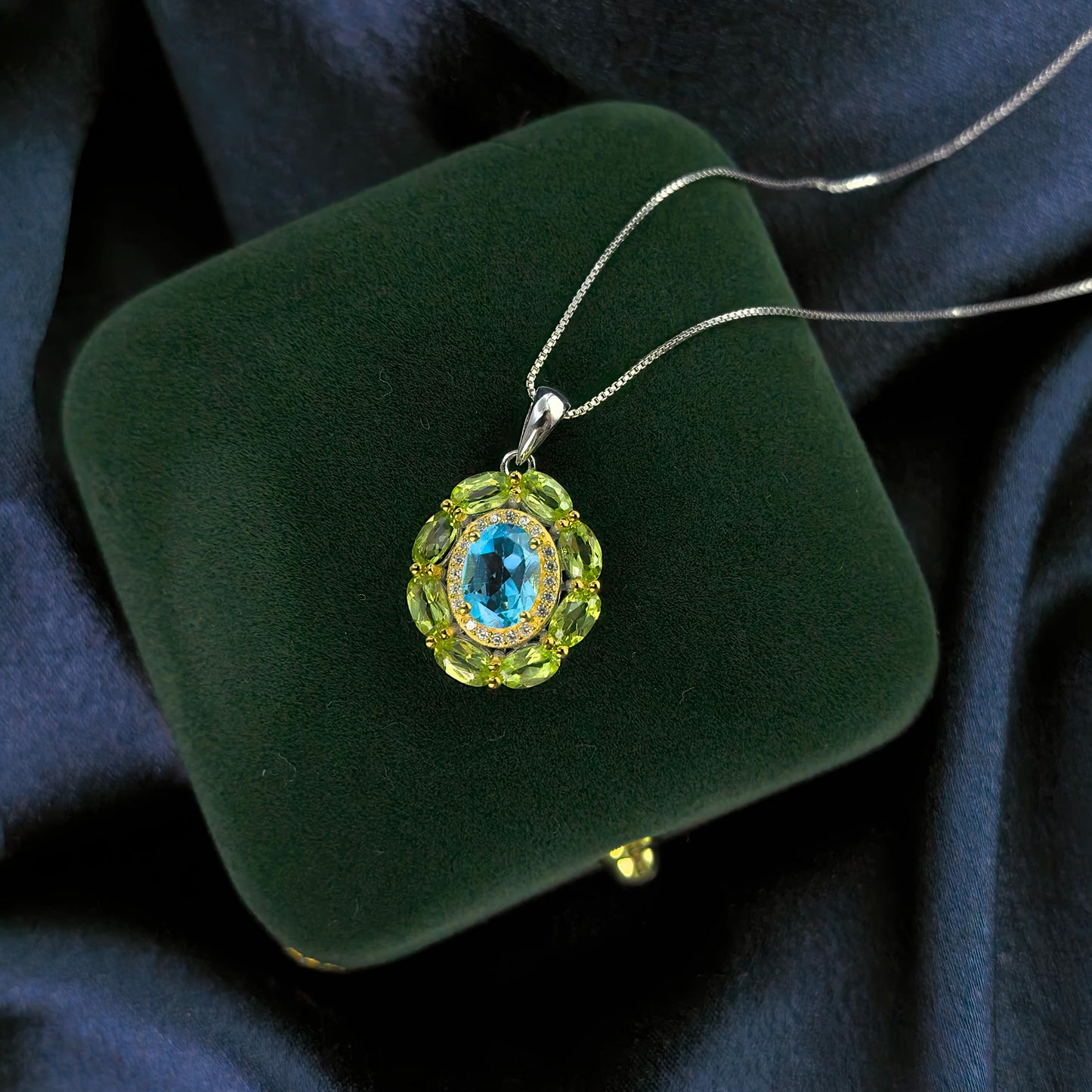 Gorgeous Dual Color Plated 925 Silver Natural Swiss Blue Topaz Pendant