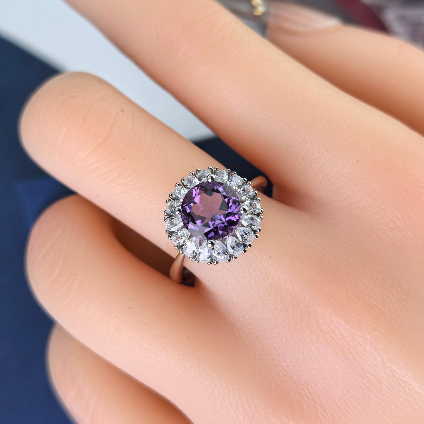Sparkling Rhodium Plated 925 Silver Jewelry Natural Amethyst Flower Ring